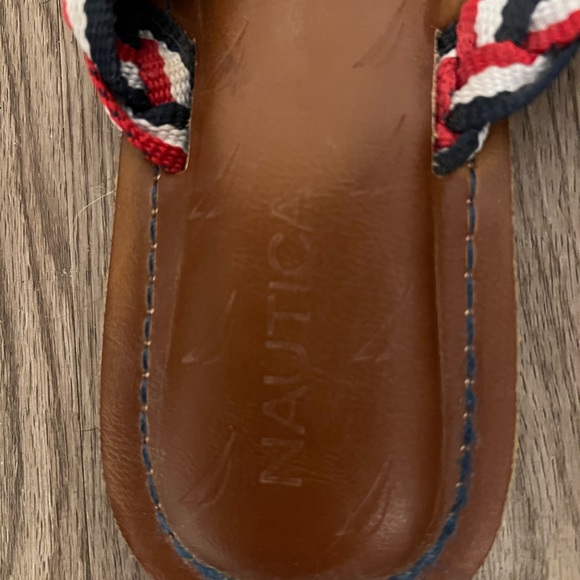 NAUTICA red, white, and blue flip flops - Picture 4 of 4